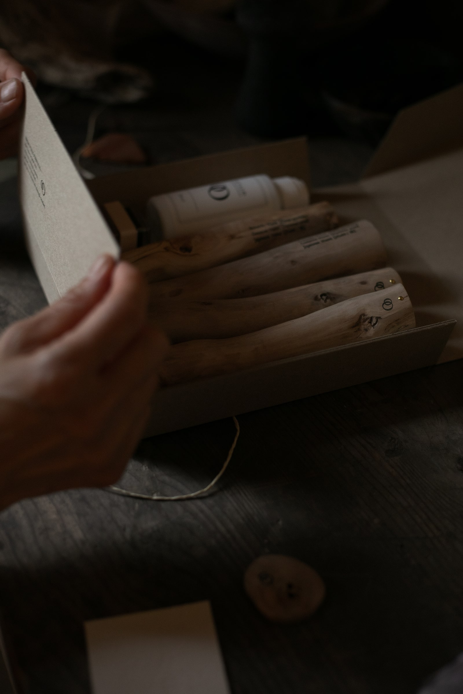 箱を開けてPETALOの道具を手にする